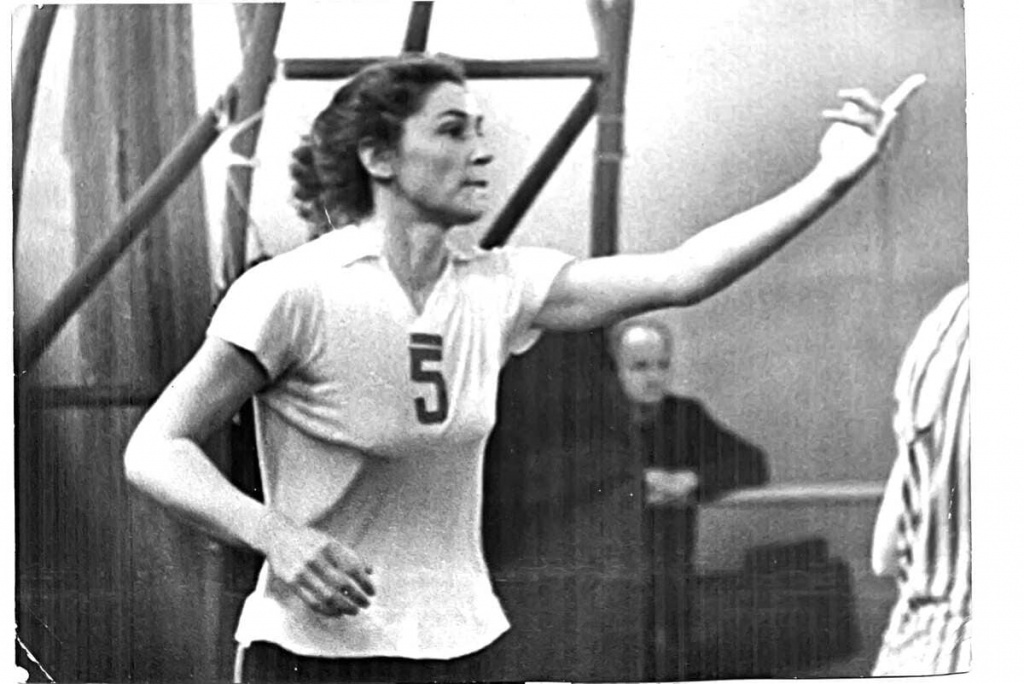 Долгие годы Тамара СЛИДЕНКО была капитаном сборной команды СССР по баскетболу.