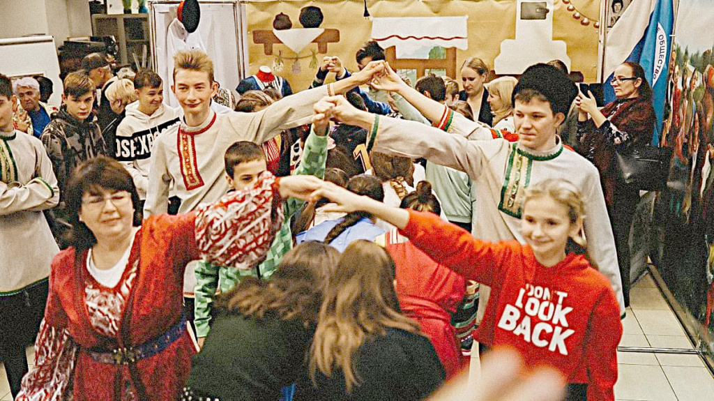 Фестиваль стал настоящим праздником: все пели, танцевали, веселились...