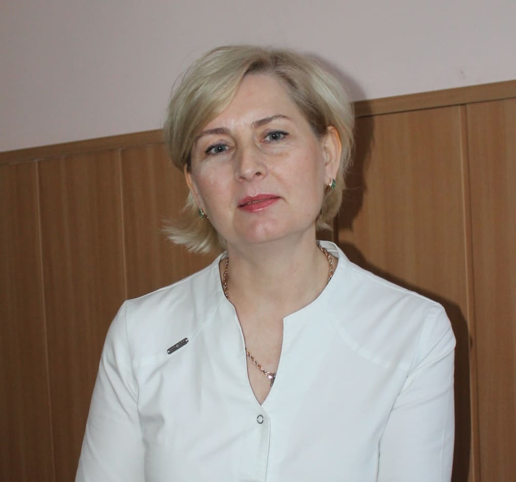 Старшая медсестра ковидного госпиталя Елена Кожанова.