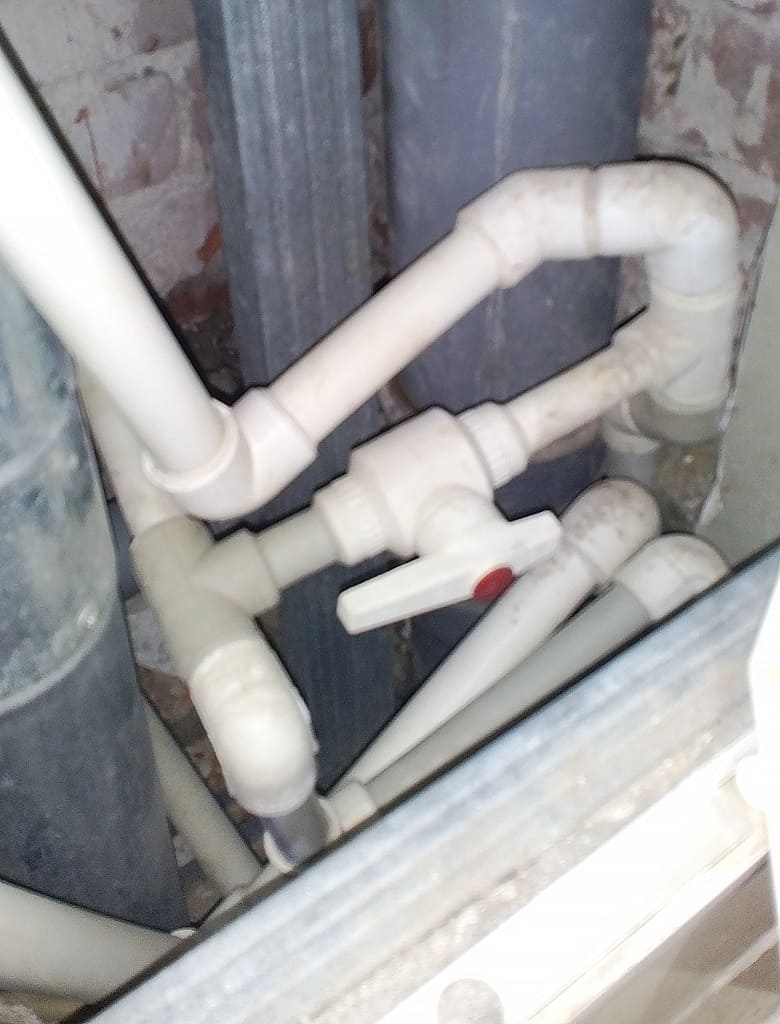 В этом сантехнике далеко не 100 г было!