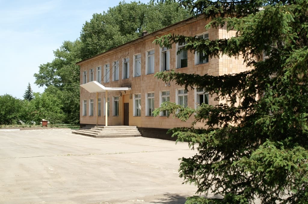 Так выглядела школа в школа 1973 году