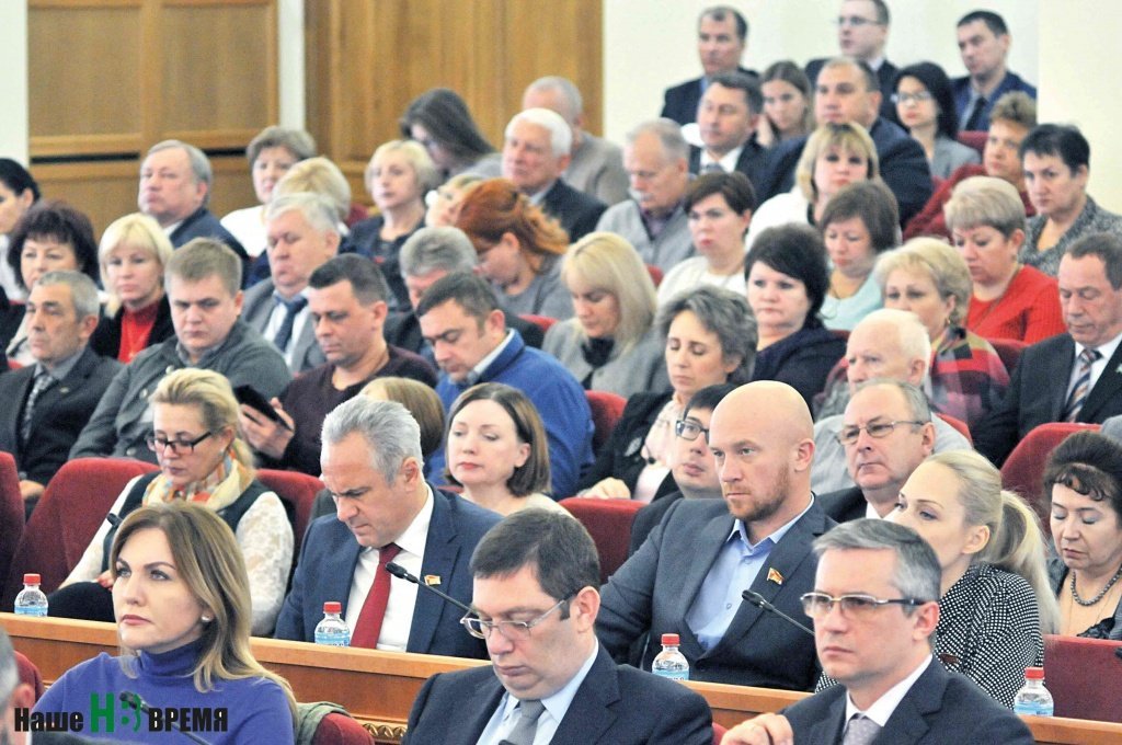 В нынешнем «нулевом чтении» бюджетного законопроекта участвовало свыше 300 человек.