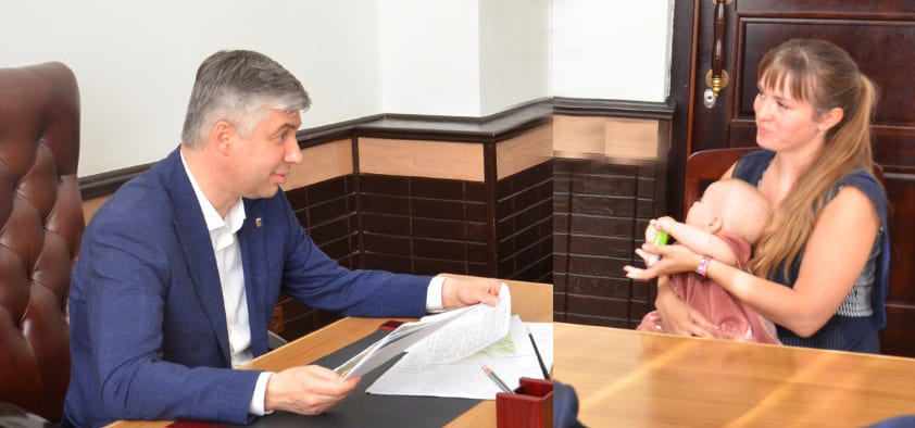 Дарья Угловская рассказала Алексею Логвиненко о том, что на улице Краеведческой негде играть детям Дарья Угловская рассказала Алексею Логвиненко о том, что на улице Краеведческой негде играть детям