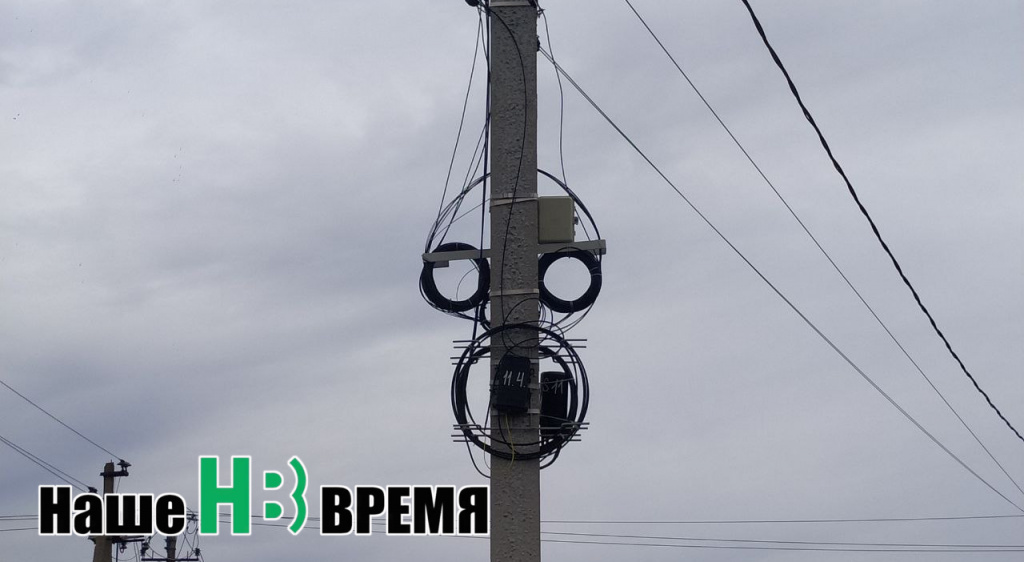 Старший брат наблюдает за тобой. Старший брат наблюдает за тобой.jpg