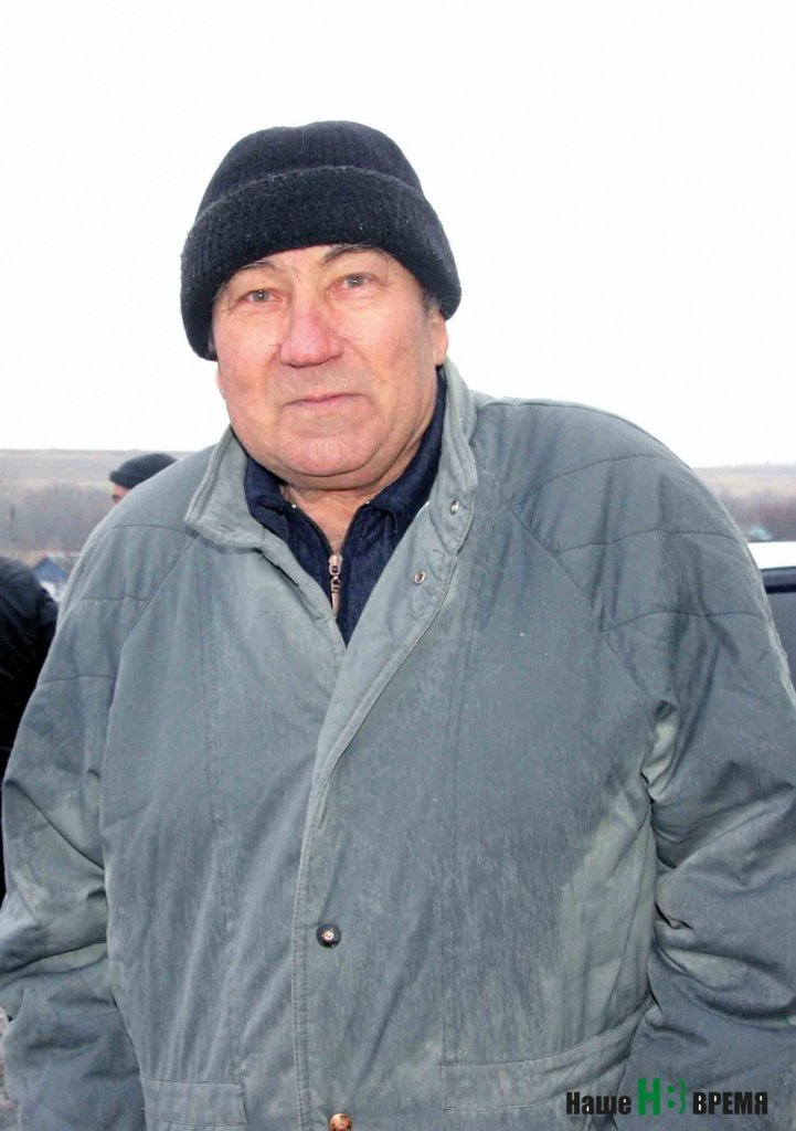 В свое время механизатор Петр Помозков всю жизнь на этих землях проработал, имеет правительственные награды, а теперь от земельного пая одна головная боль: что с ним делать?