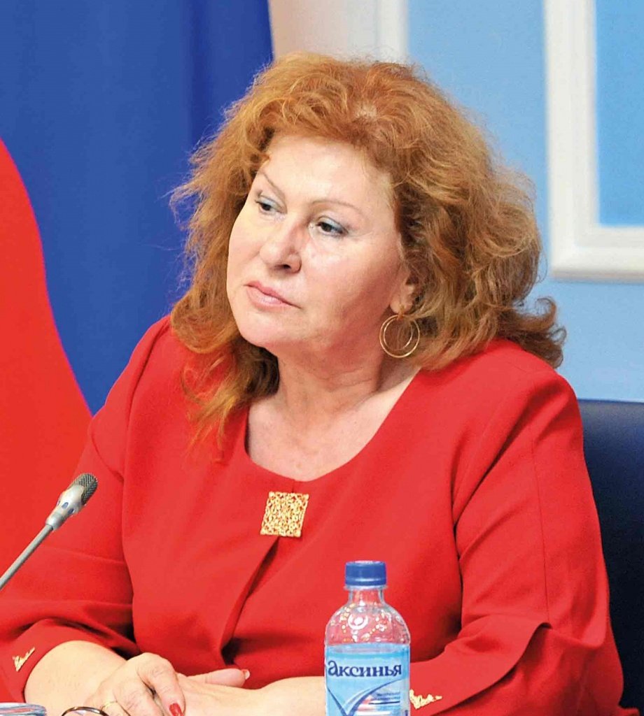 – Одна из магистральных задач Общественной палаты – соединить все разумные, эффективные инициативы и добиться, чтобы власть услышала их и реализовала. И с этой задачей палата справляется, – отметила Валентина МАРИНОВА