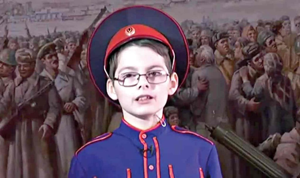 Никита Юнаковский (г. Шахты) читает стихотворение Анатолия Софронова «Бессмертник».