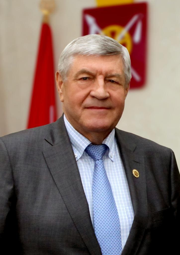 Председатель собрания депутатов Евгений ЛУГАНЦЕВ: «Каждый очередной юбилей района – это особый праздник для его жителей, когда вспоминают о земляках, погибших за Родину, о тех, кто восстанавливал ее после разрухи».