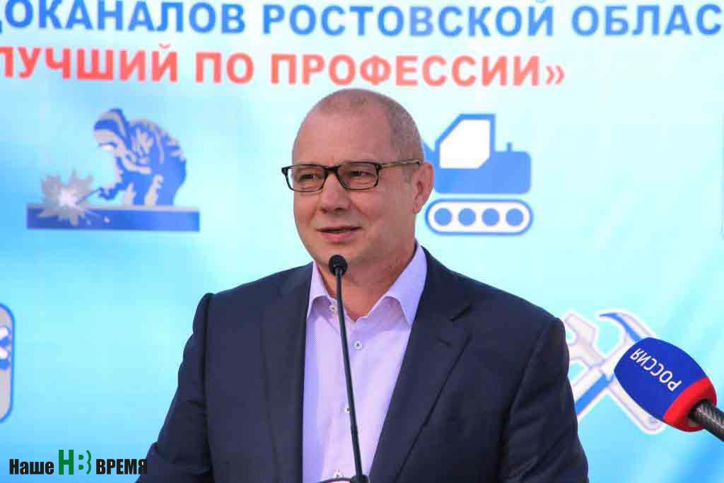– Важность конкурса еще и в том, – подчеркнул генеральный директор АО «Евразийский», управляющей организации АО «Ростовводоканал», Олег ПЕТУХОВ, – что он повышает престиж рабочей профессии. У конкурсантов есть возможность в полной мере раскрыть и продемонстрировать свое мастерство.