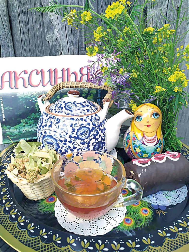 Оксана ГАРКУШИНА, сл. Криворожье, Миллеровский район. Время сбора липового цвета и подписки на «НВ». Оксана ГАРКУШИНА, сл. Криворожье, Миллеровский район. Время сбора липового цвета и подписки на «НВ».
