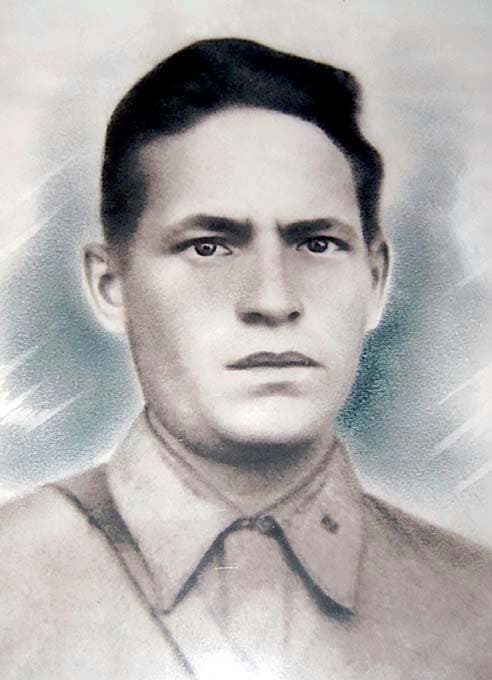 Младший лейтенант Архип АШАНИН погиб на Донской земле.