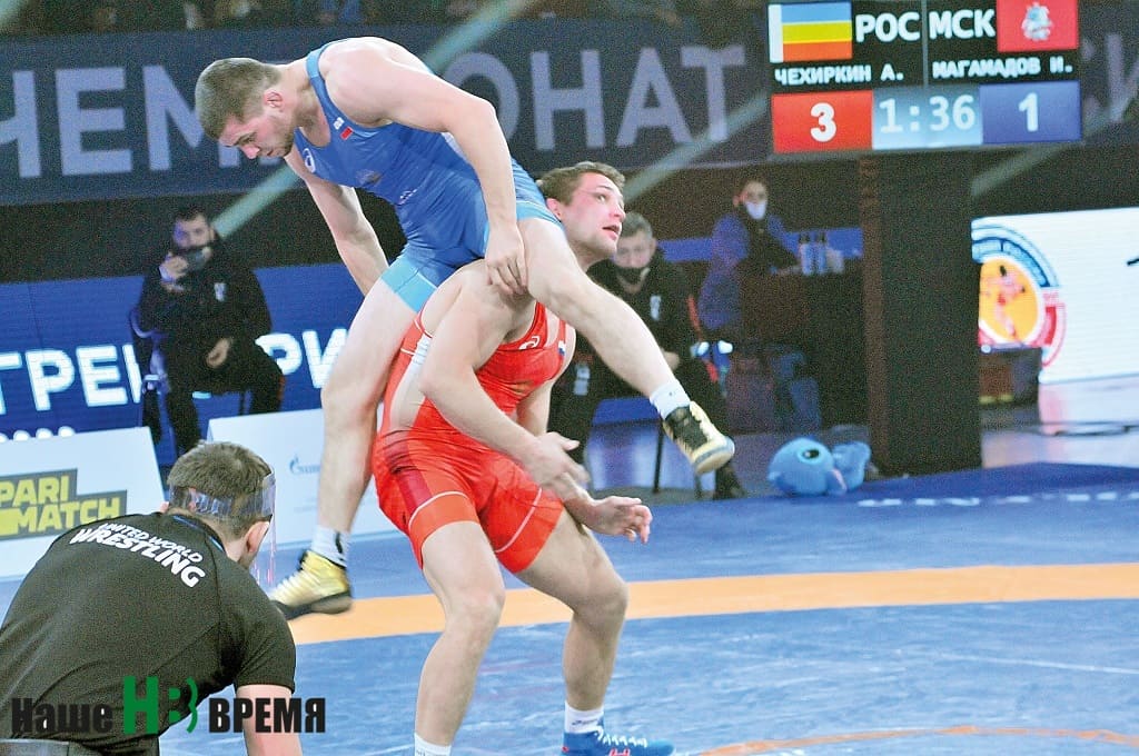 Прием проводит бронзовый призер чемпионата России Александр ЧЕХИРКИН.