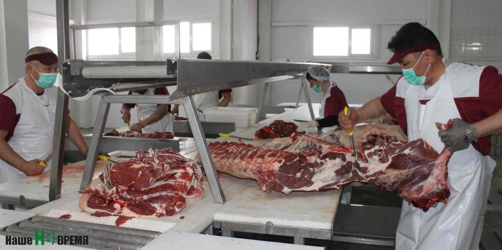 На «Востоке» организовано 75 рабочих мест. Многие ведущие специалисты приехали сюда, имея большой опыт работы на подобном предприятии в Калмыкии.