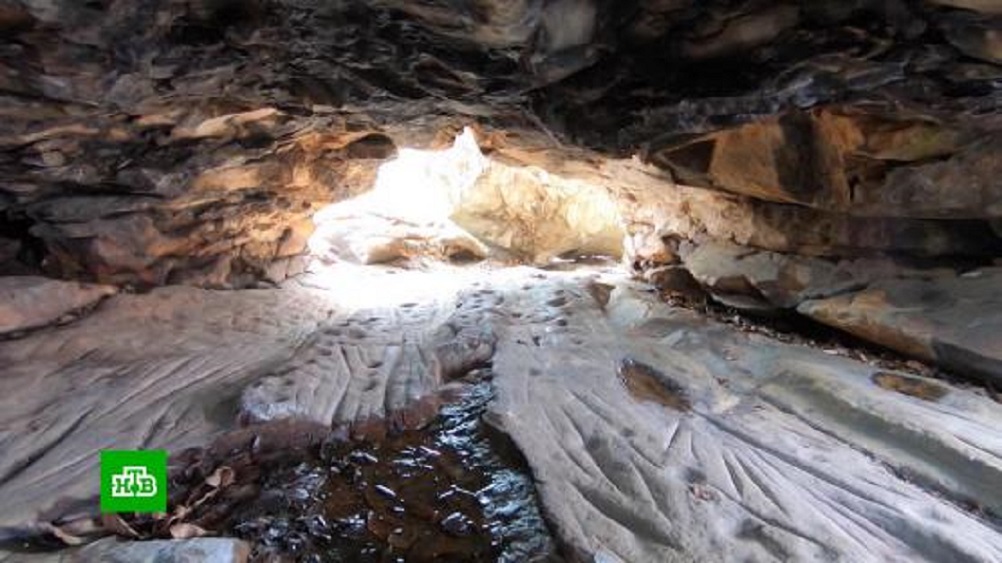 Петрроглифы Скельновского грота.