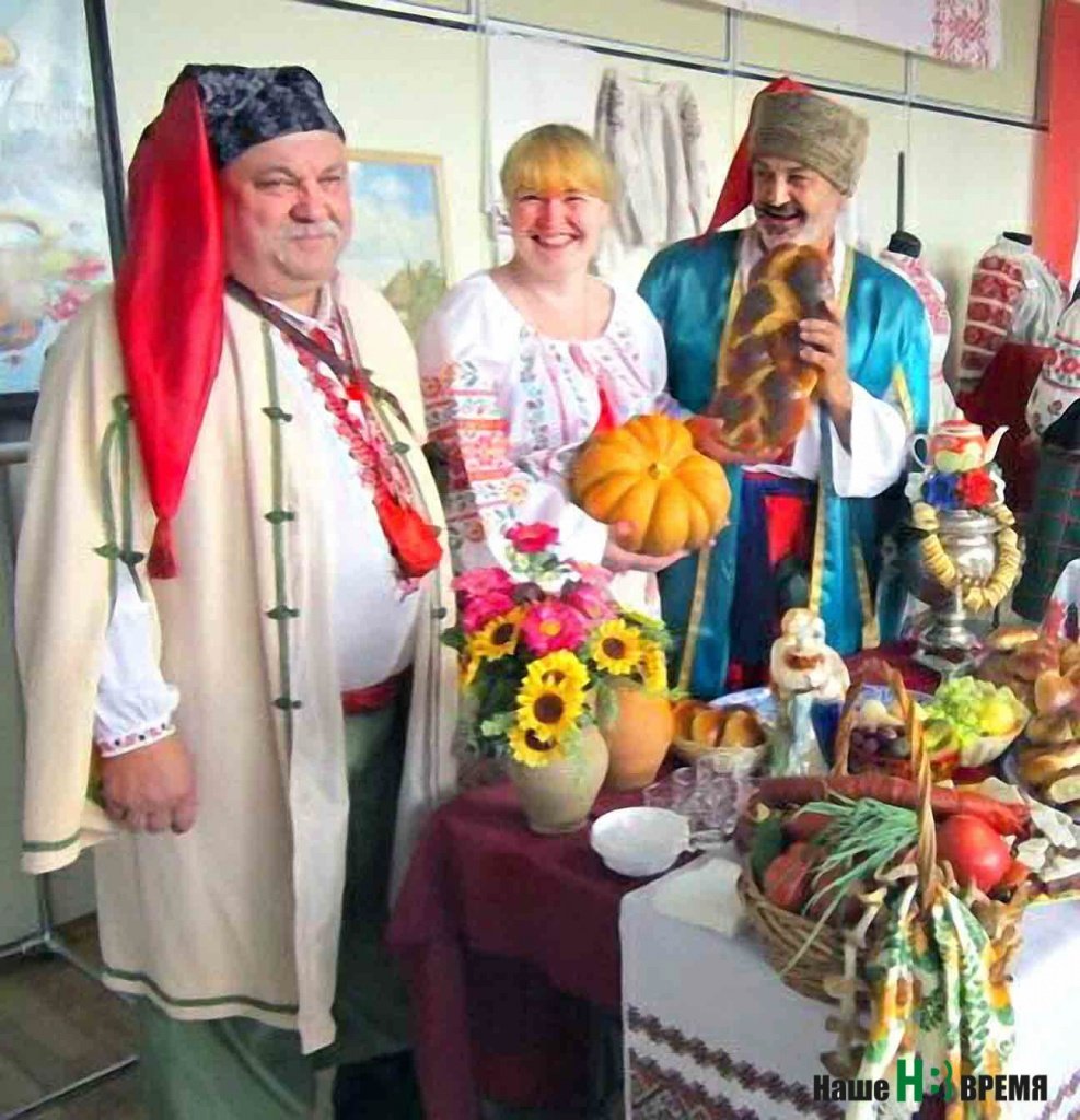 Вот такую тыкву подает невеста сватам.