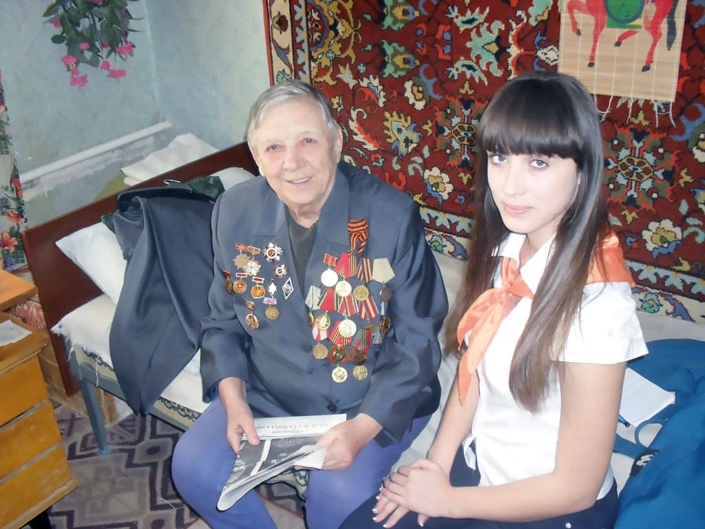 Валентина Тимофеевна МЕЛЬНИКОВА часто встречалась со школьниками. Валентина Тимофеевна МЕЛЬНИКОВА часто встречалась со школьниками.