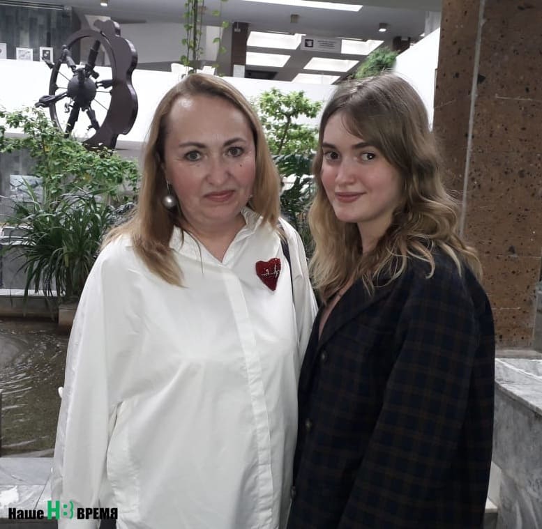 Наталья и Ксения Гречушкины верят, что проект обязательно поможет тем, кто не верит в свои силы, потому что все возможно. Наталья и Ксения Гречушкины верят, что проект обязательно поможет тем, кто не верит в свои силы, потому что все возможно.