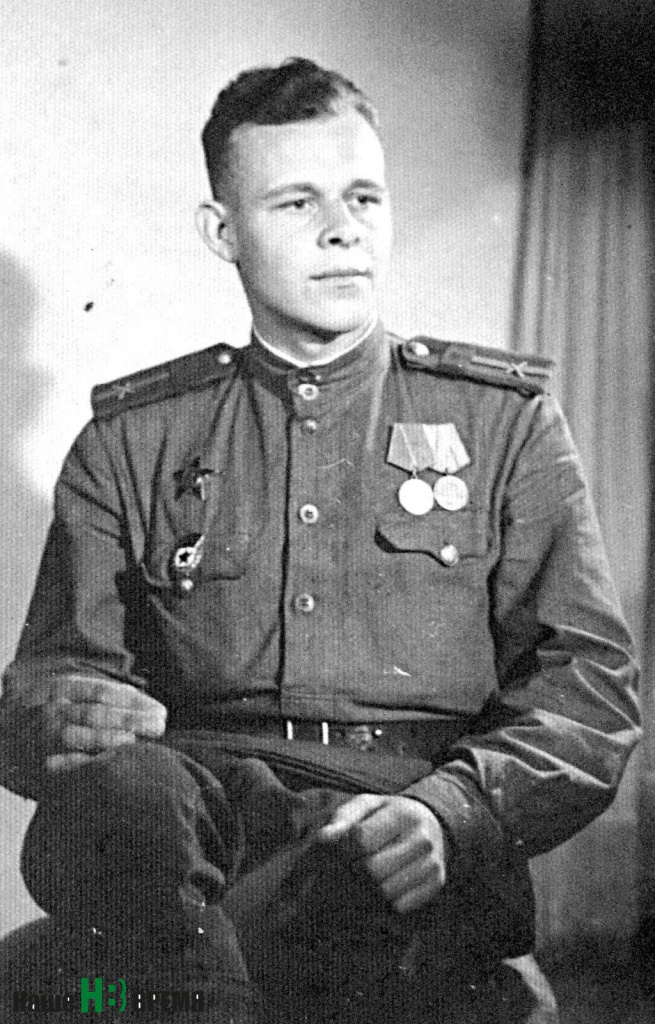 Александр КИРЮТЕНКО так и не смог после войны разыскать однополчан. Александр КИРЮТЕНКО так и не смог после войны разыскать однополчан.