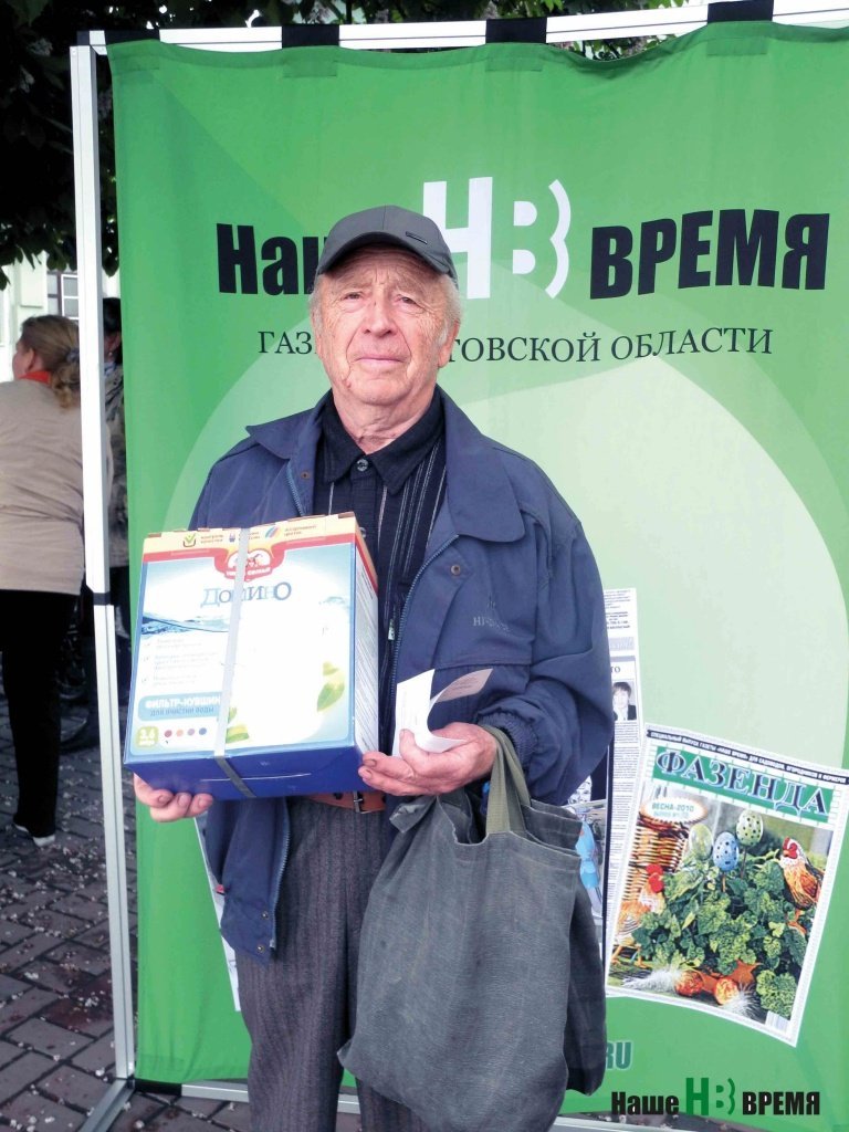 Виктор Панченко верен любимой газете много лет.