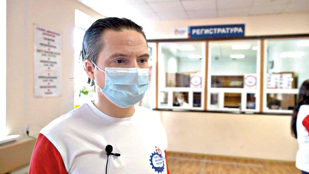 Владимир ОСАЧЕНКО, слесарь-сборщик ПАО «Роствертол», стал донором в 30-й раз (!) и останавливаться на достигнутом не собирается. Владимир ОСАЧЕНКО, слесарь-сборщик ПАО «Роствертол», стал донором в 30-й раз (!) и останавливаться на достигнутом не собирается.