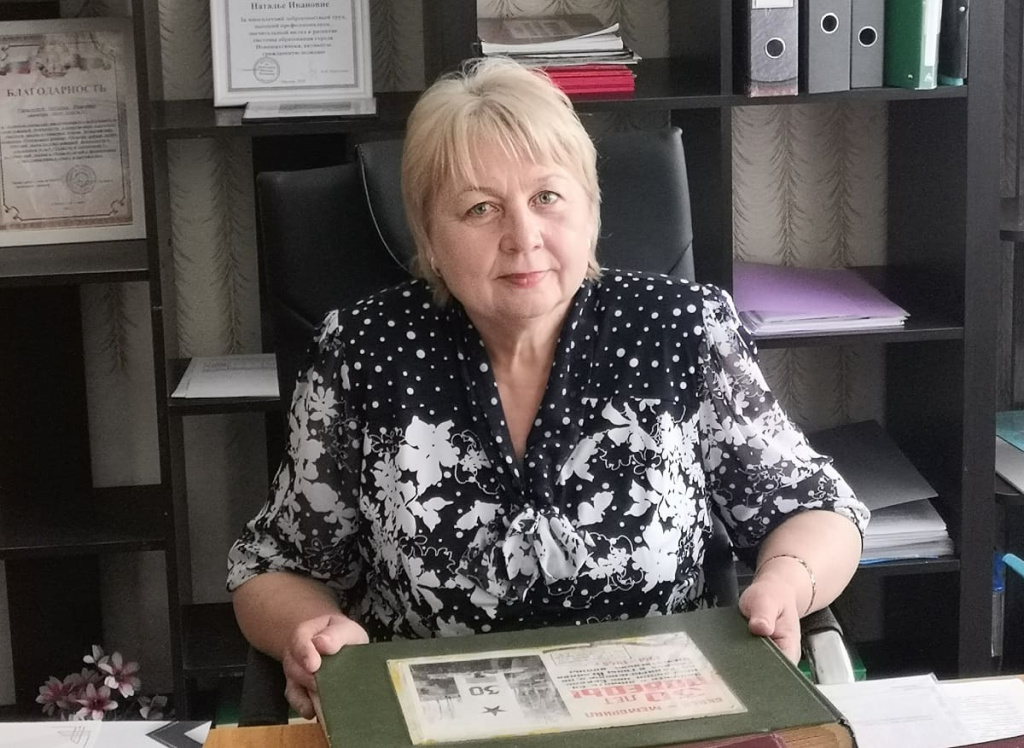 Нина Константиновна ШМАТКО помнит, как создавали сквер-мемориал. Нина Константиновна ШМАТКО помнит, как создавали сквер-мемориал.
