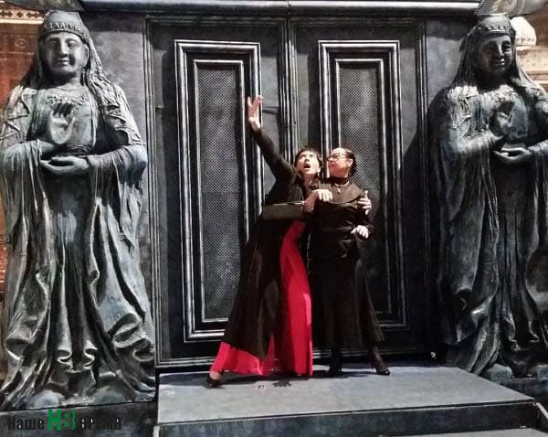Для балета Баядерка потребовались каменные воины Для балета Баядерка потребовались каменные воины