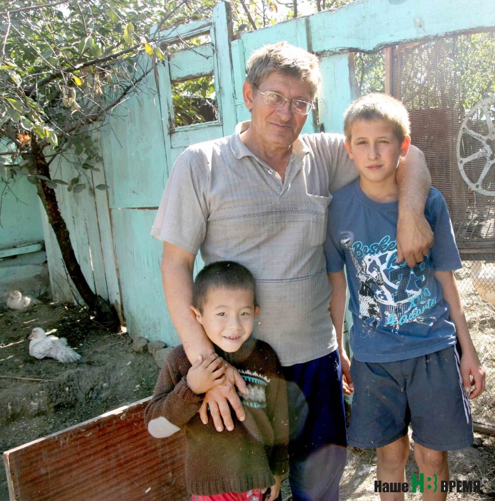 Папины помощники - Руслан и Михаил.