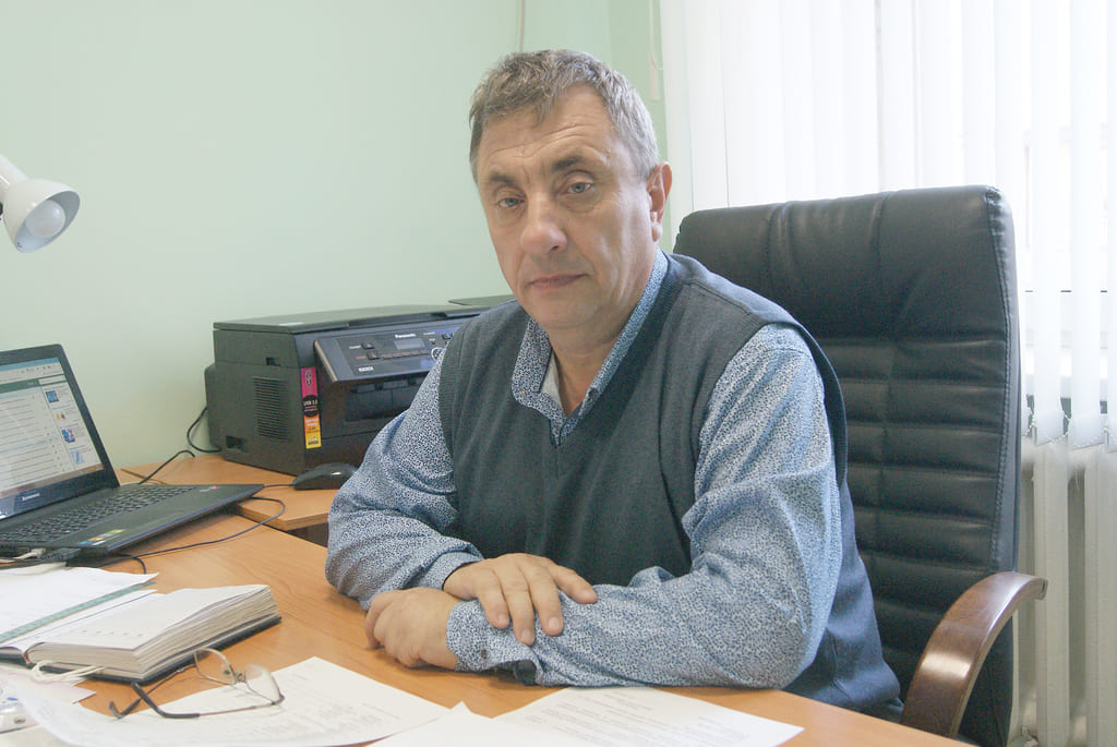 Директор школы № 4 Юрий СКОРОБОГАТЬКО: «Когда мы задумались о создании отряда Юнармии, то в первую очередь решили посоветоваться с самими учениками. Нас поддержали». Директор школы № 4 Юрий СКОРОБОГАТЬКО: «Когда мы задумались о создании отряда Юнармии, то в первую очередь решили посоветоваться с самими учениками. Нас поддержали».