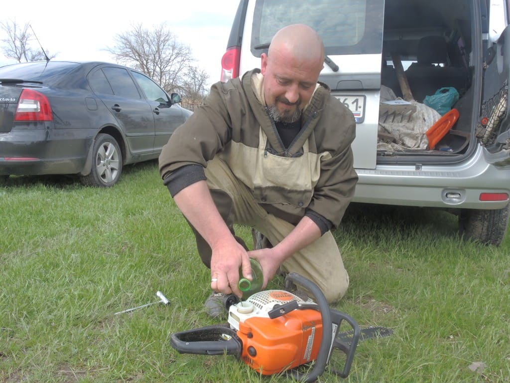 В очередном субботнике в Новоберезовке участвовал и глава администрации Мартыновского сельского поселения Николай Соколов. В очередном субботнике в Новоберезовке участвовал и глава администрации Мартыновского сельского поселения Николай Соколов.