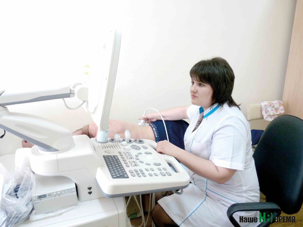 …или провести ультразвуковое исследование, как эндокринолог Инна Морковская.