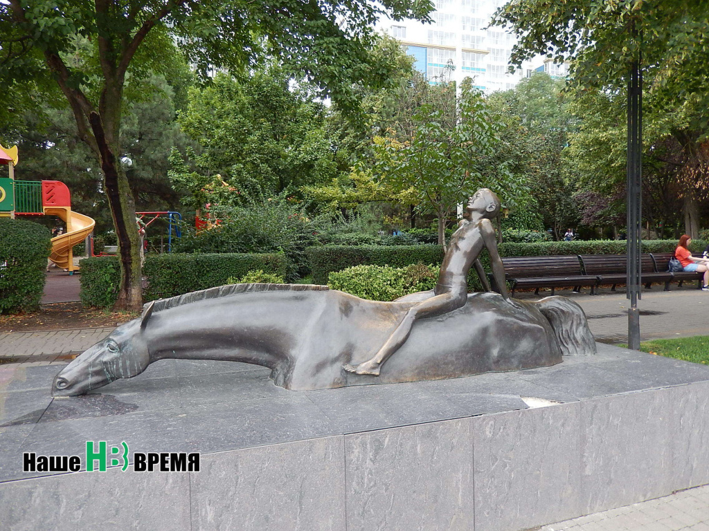 Сяду я верхом на коня Ты неси по полю меня По бескрайнему полю моему-1.jpg