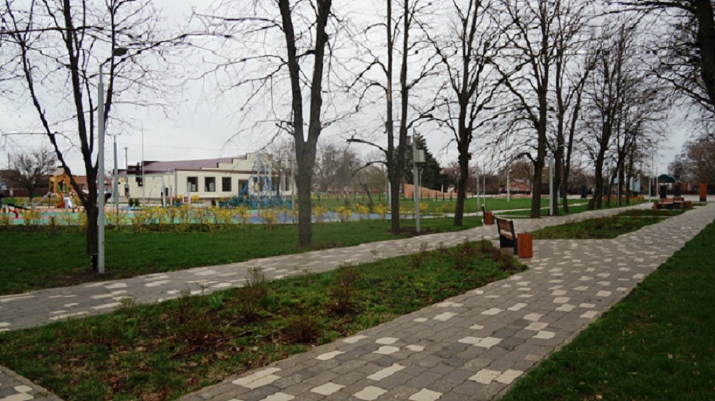 Сегодня в Егорлыкской есть свой станичный современный парк.