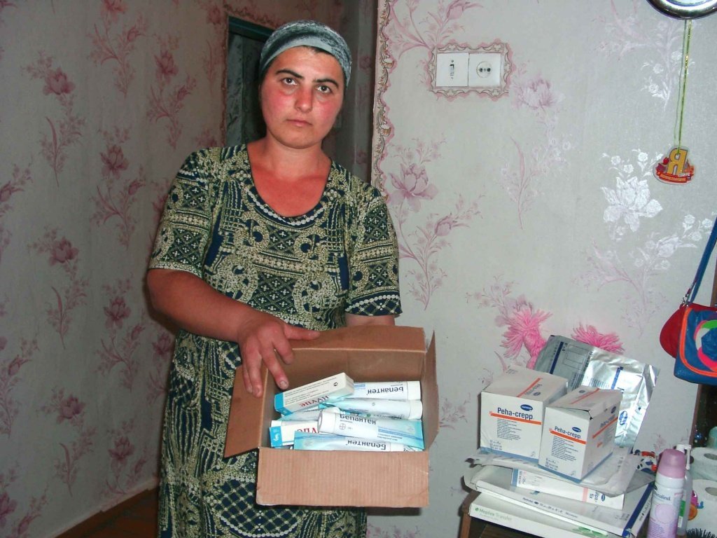 Азиза-Эти-бинты-салфетки-мази-стоятт-очень-дорого.jpg