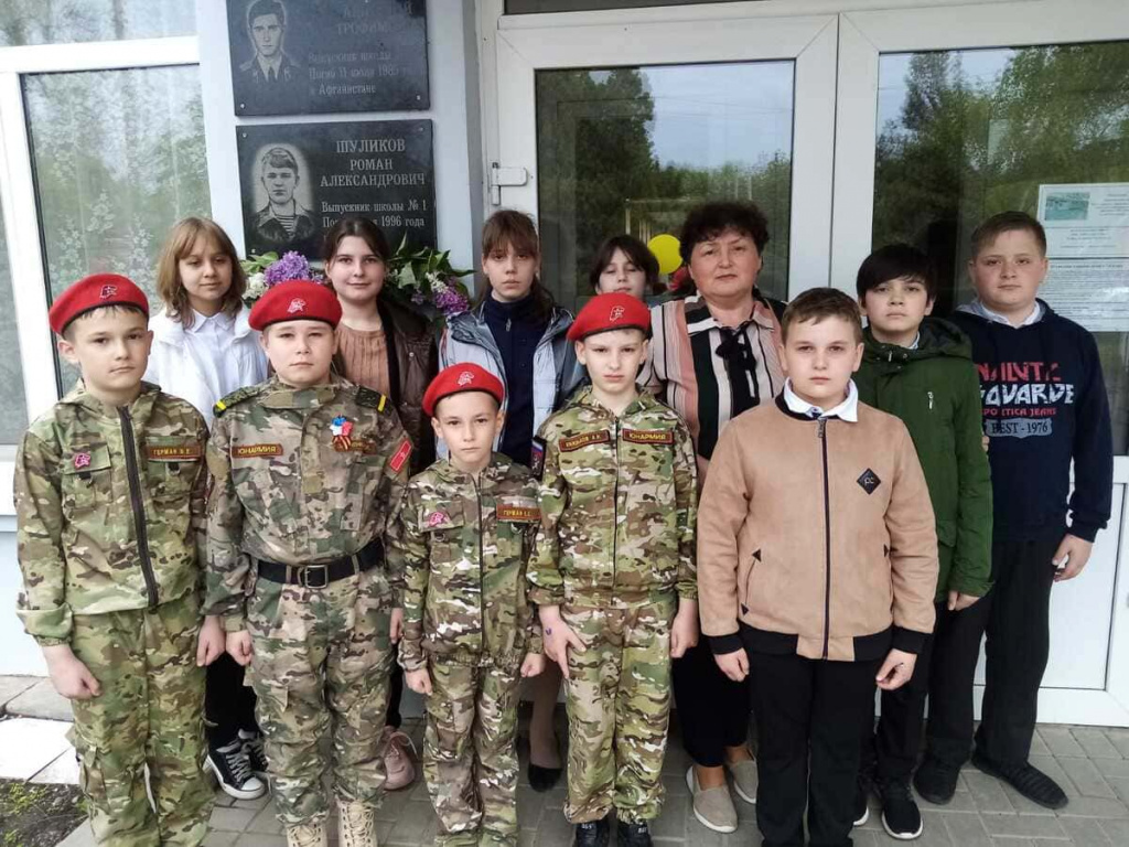 Зерноградские гимназисты, участвующие в конкурсе «Мы помним»