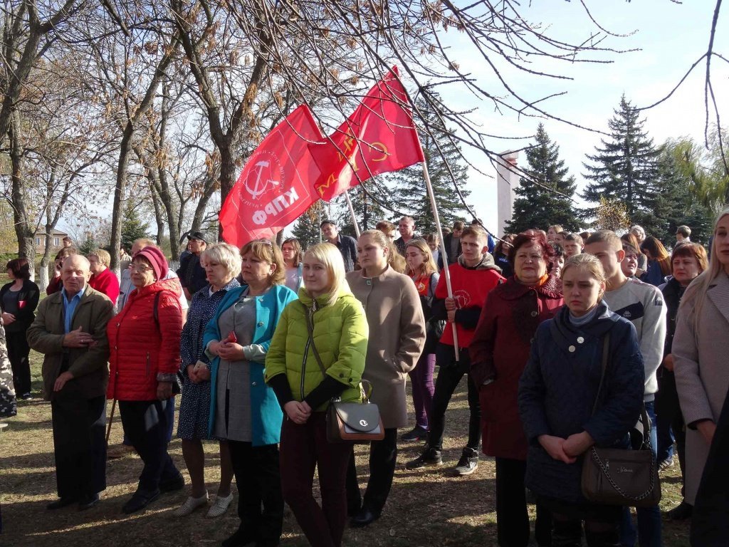 Услышать голос людей, живших полвека назад, пришли несколько сотен красносулинцев разных поколений.