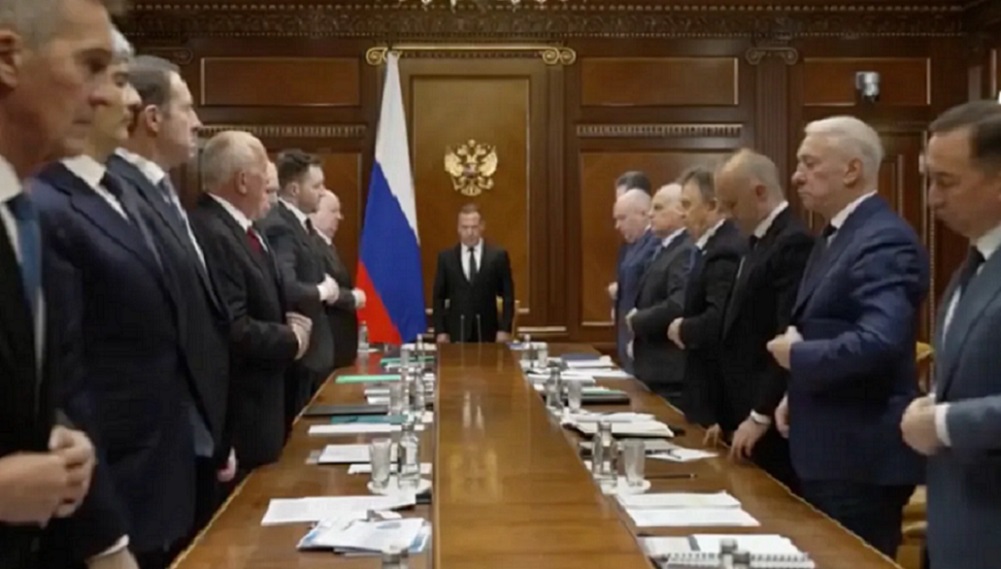 Кириллов Медведев минута солчания.jpg