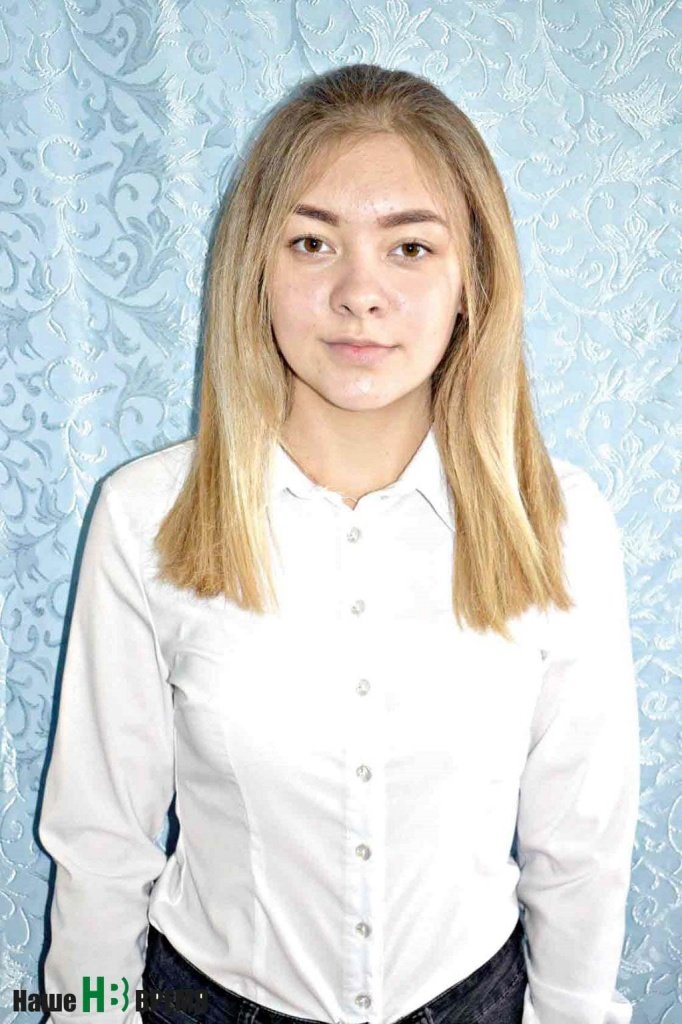 – Для меня, как и для других ребят, оказаться за партой Героя Советского Союза Сергея Яковлевича Орехова – не только огромная честь, но и ответственность, – говорит Вика КЫТМАНОВА. – Буду стараться и впредь учиться только на «отлично»…