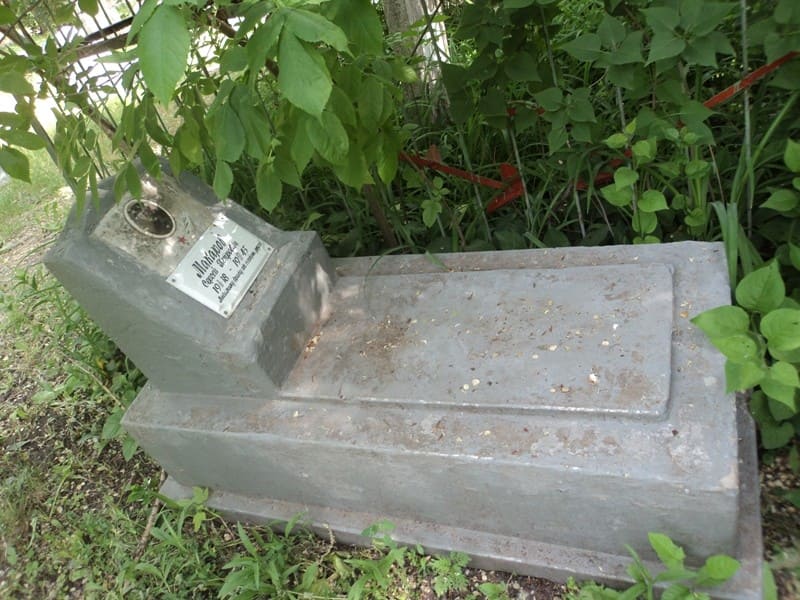 Захоронение пилота Сергея Макарова на кладбище в Батайске
