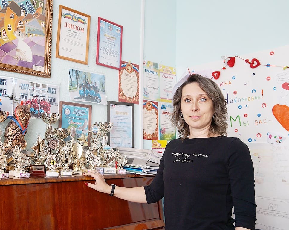 Преподаватель по классу баяна, аккордеона и сольного народного пения Марина СИНЕЛЬНИКОВА работает в школе без малого 23 года. Преподаватель по классу баяна, аккордеона и сольного народного пения Марина СИНЕЛЬНИКОВА работает в школе без малого 23 года.