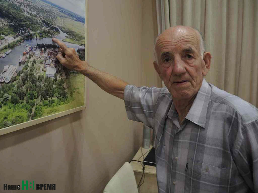 – В мэрии стали обсуждать с нами варианты решения наших проблем, – говорит Юрий АНТОНОВ, житель одного из домов нечетной стороны улицы Лермонтова. – Это хороший признак. – В мэрии стали обсуждать с нами варианты решения наших проблем, – говорит Юрий АНТОНОВ, житель одного из домов нечетной стороны улицы Лермонтова. – Это хороший признак.