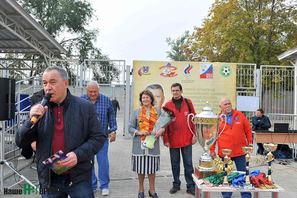 Вице-президент Олимпийского совета Юрий ЗЕРЩИКОВ приветствует участников турнира.