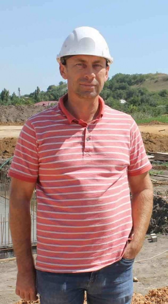 Главный инженер ООО «Полимерспецстрой» Владимир ДИКИЙ уверен, что к середине следующего лета в станицу Грушевскую и утор Веселый придет вода. Строительство насосной станции идет полным ходом. Главный инженер ООО «Полимерспецстрой» Владимир ДИКИЙ уверен, что к середине следующего лета в станицу Грушевскую и утор Веселый придет вода. Строительство насосной станции идет полным ходом.