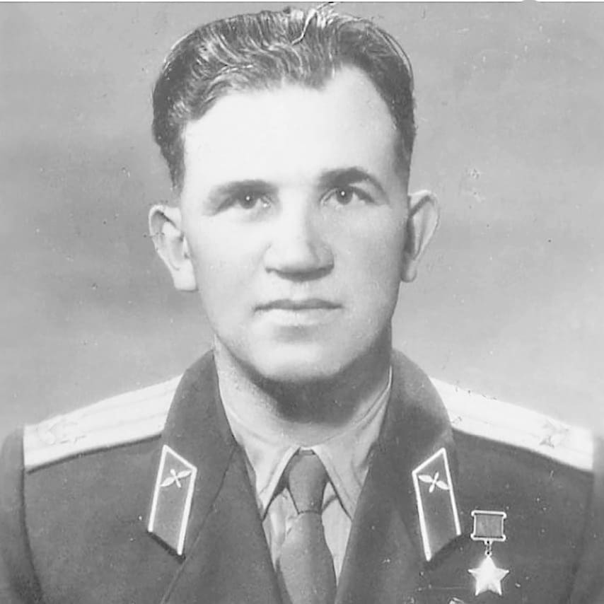 Герой Советского Союза летчик Иван Илларионович ДОЛГОВ.