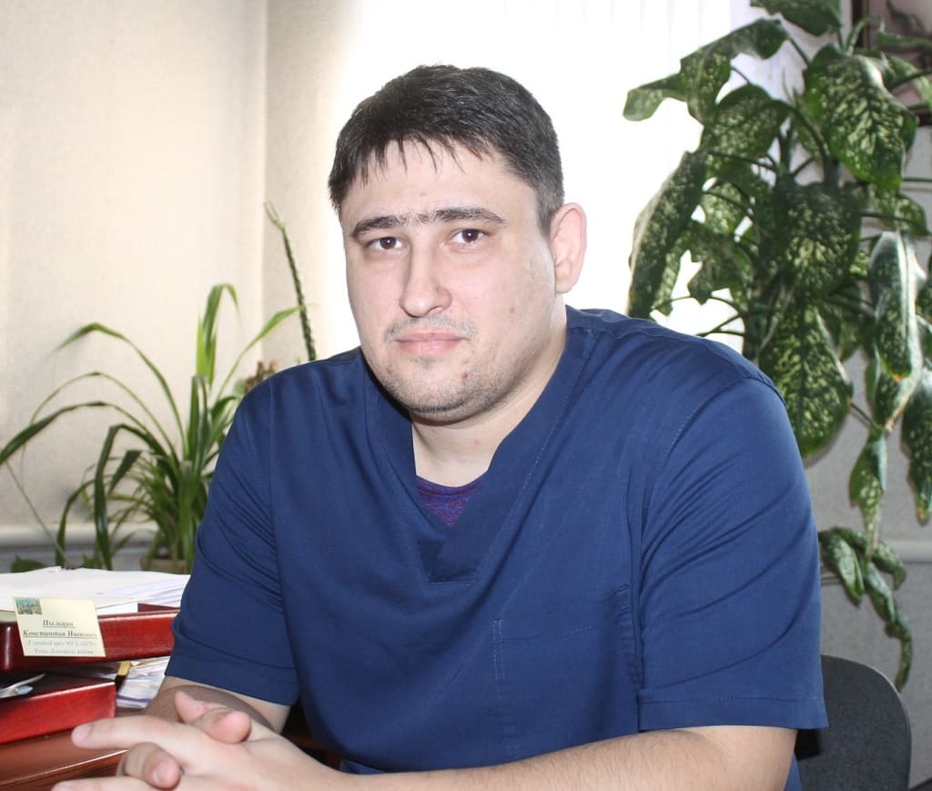 Начальник ковидного госпиталя анестизиолог-реаниматолог Владислав Кунаков.