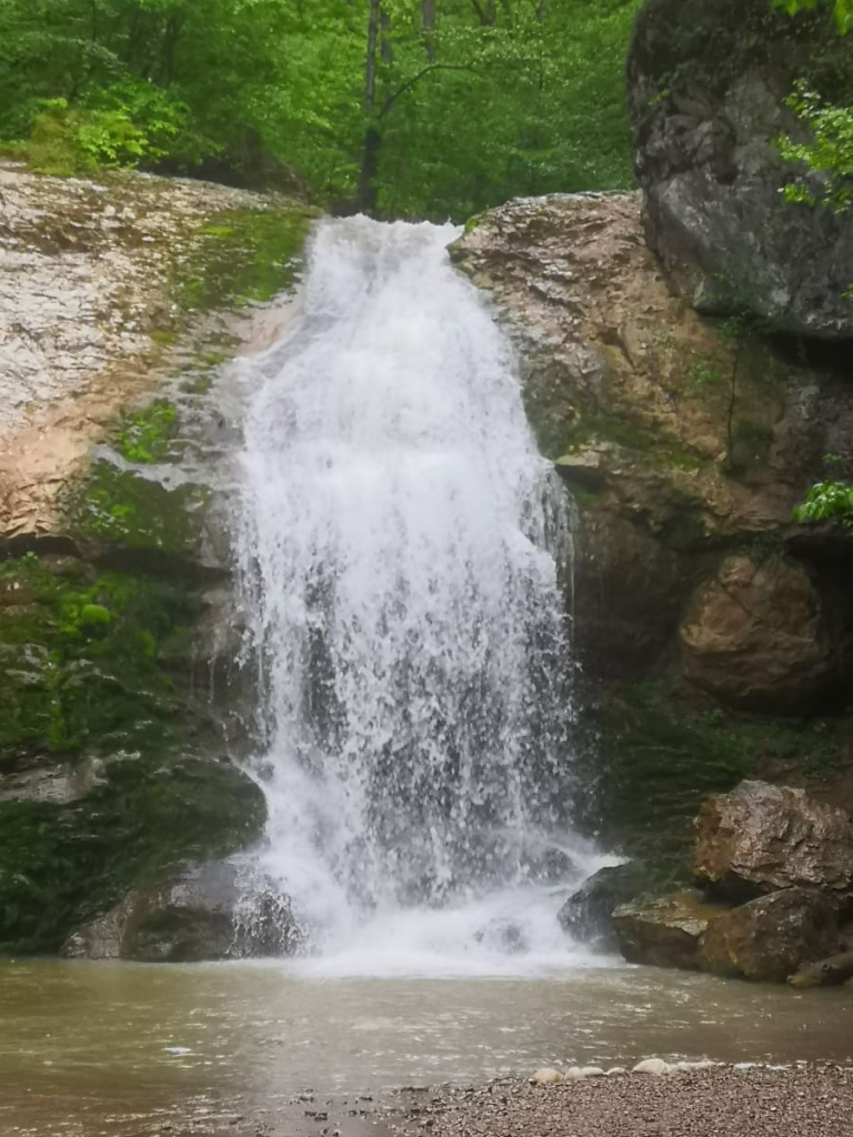 6-метровый водопад «Шум»