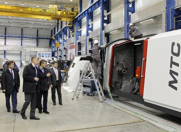 Завод "Ковосвит" - на деле отверточное производство - плоть от плоти той реальности, в которой дизайнер фантиков ценится выше создателей начинки.