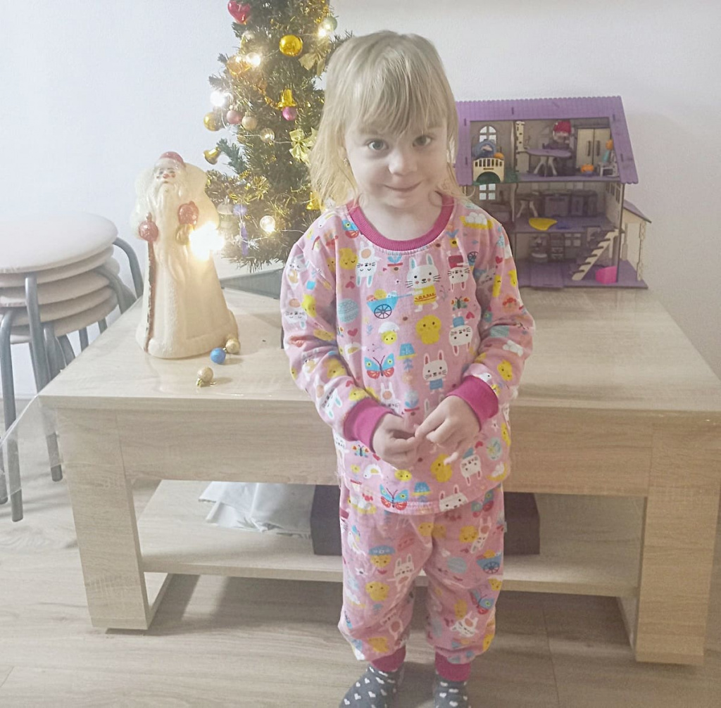 У Алены ПРОКУДИНОЙ из Батайска уже наряжена маленькая личная елочка – только для ее игрушек. Скоро под ней окажутся долгожданные подарки.