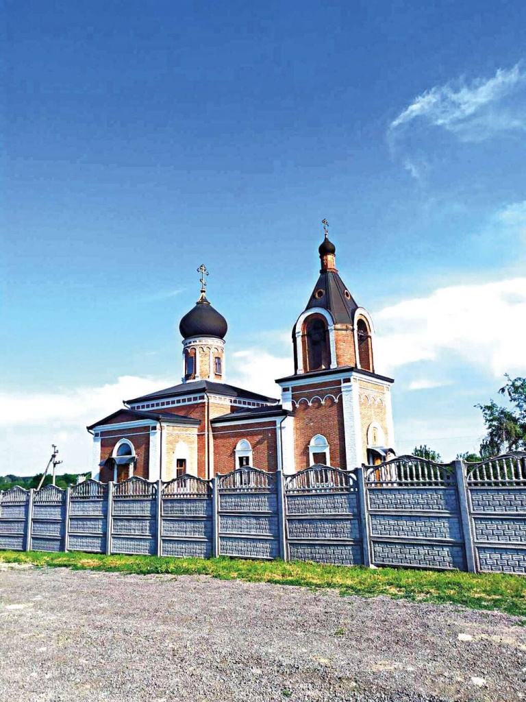 Оксана ГАРКУШИНА. Храм Покрова Пресвятой Богородицы, слобода Никольская (Миллеровский район). Оксана ГАРКУШИНА. Храм Покрова Пресвятой Богородицы, слобода Никольская (Миллеровский район).