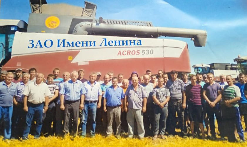 В команде поддержки Али АХМЕТОВА и рядовые колхозники, и руководители ЗАО имени Ленина.