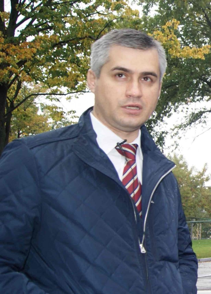 – В 2013 году сотрудники «водоканала» столкнулись с новой проблемой: вода стала пахнуть сырой землей, – рассказывает Игорь Тронь. – В ближайшее время использование активированного угля в качестве адсорбента поможет справиться с этой проблемой.